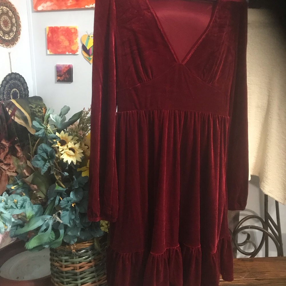 Women's Velvet Long-Sleeve Burgundy Dress